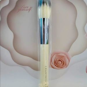 Chantecaille Powder Brush. Brand new in brush guard.